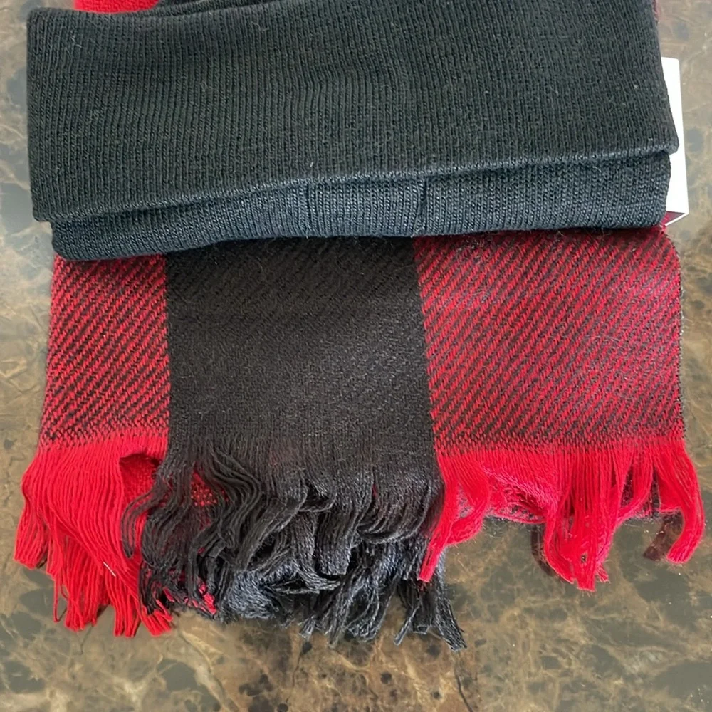 New! Men's Hat and Scarf Set 2pc - Goodfellow & Co. Red/Black - One Size